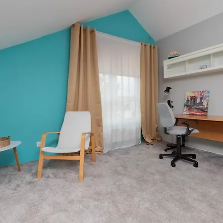 Daire Spacious Family Near The Forest By Renters