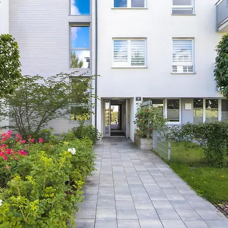 Spacious Family Near The Forest By Renters *